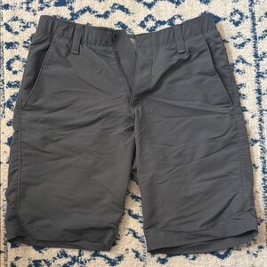 Under Armour Gray Flat Front Shorts Lightweight Comfort